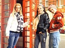 Fabrika in London - Sasha, Sati and Ira get to grips with the British telephone system