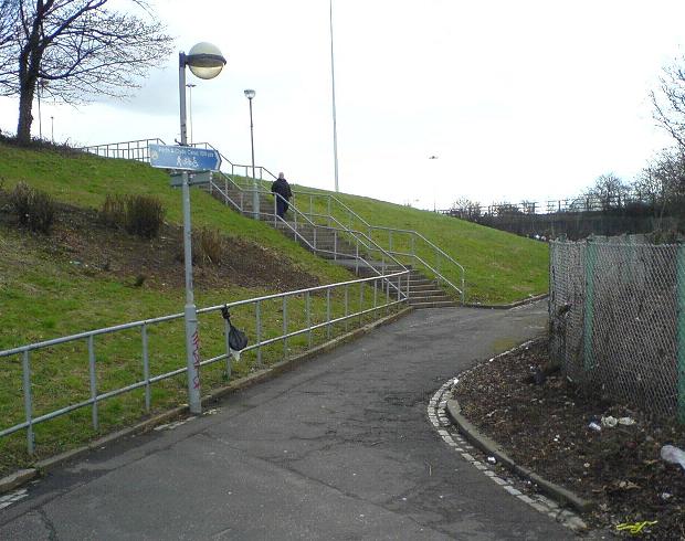 This way to the canal!