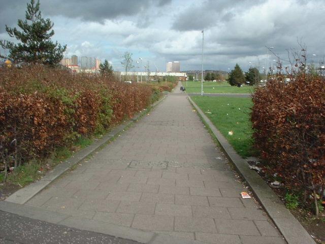 Use this path through St Rollox Retail Park